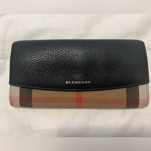 Burberry continental wallet